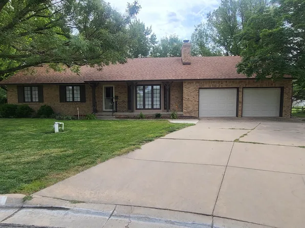 840 Trinity Ct, Newton, KS 67114
