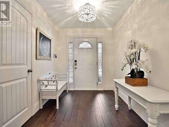 2nd image of 221 Old Orchard Cir