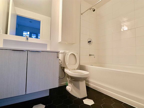 5th image of 68 Shuter St Unit 503