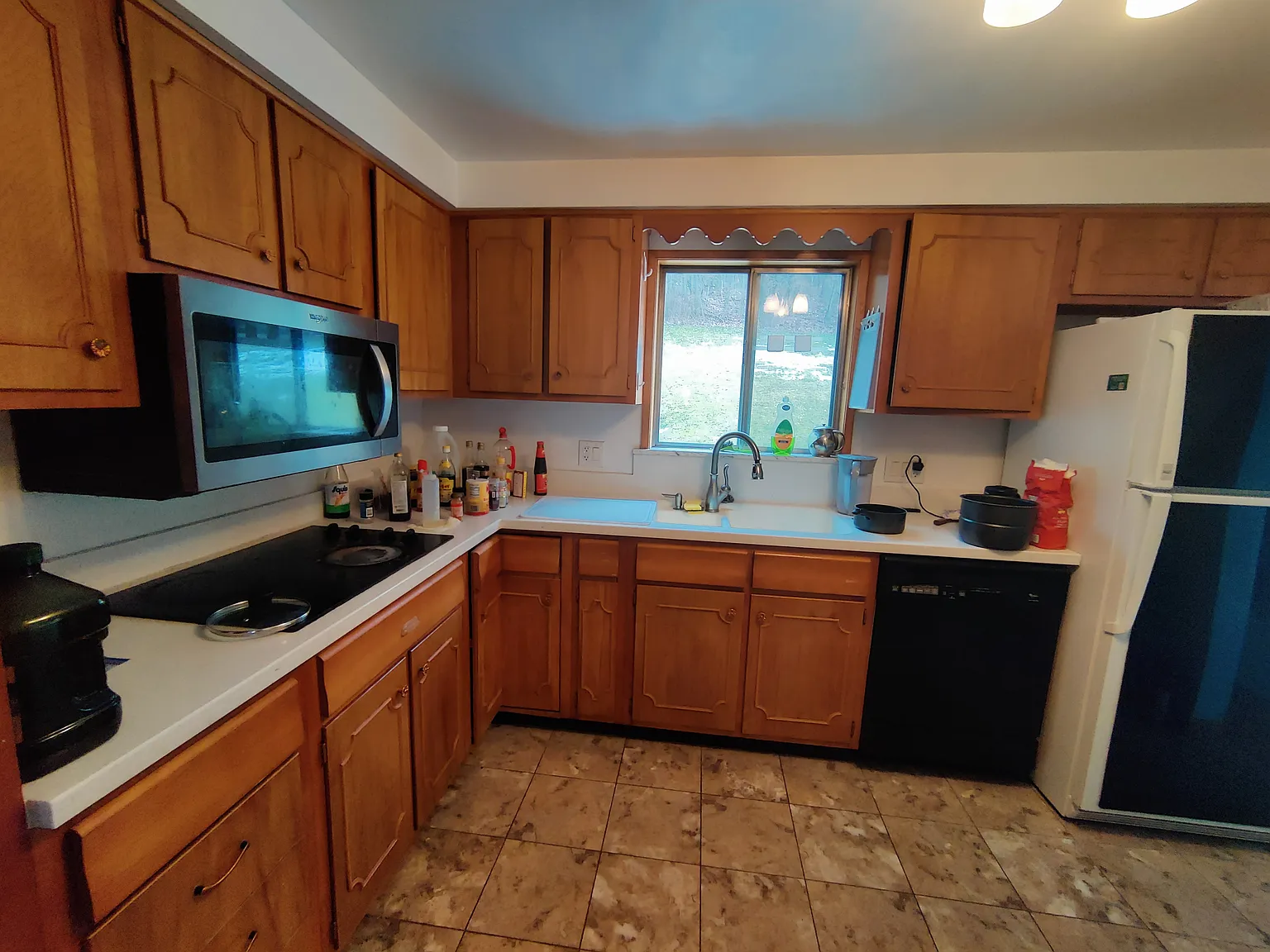 3 bed, 1904 sqft, $2,300 — Photo 3