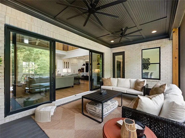 566 Versailles Dr — Photo 29
