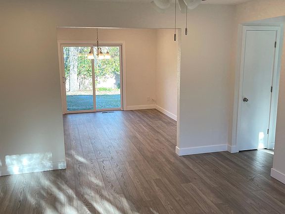 3rd image of 5426 Highview Ln