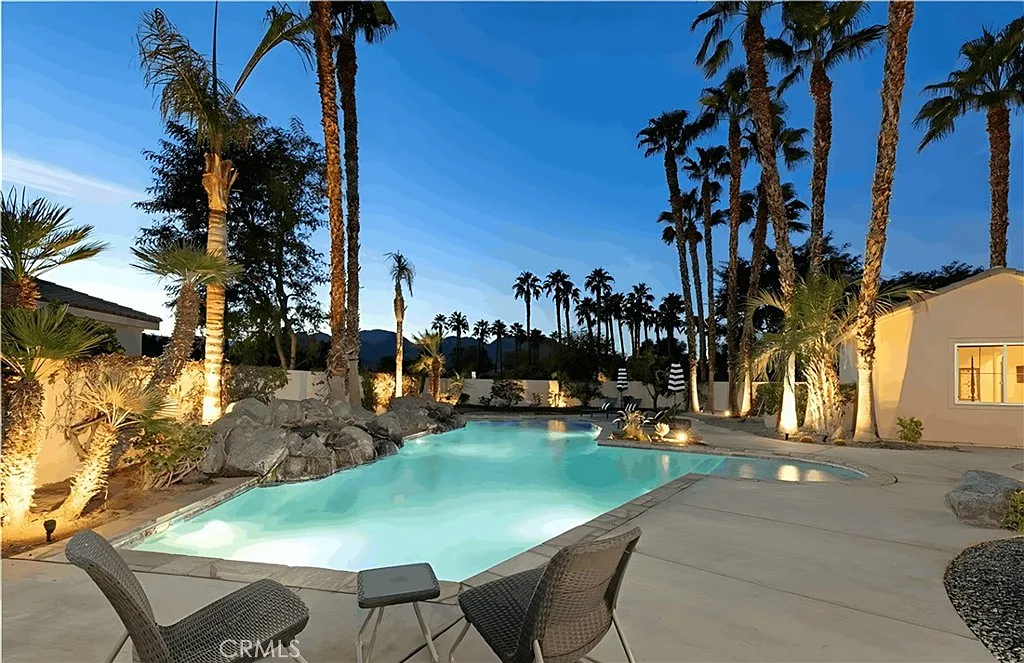 5 bed, 4.5 bath, 3698 sqft, $7,974 — Photo 4