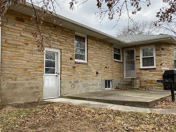 4th image of 526 E Bellevista Dr