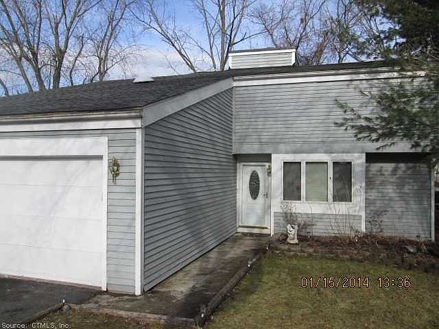 2nd image of 6 Woodlot Ln