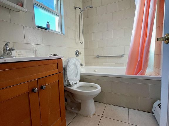 4th image of 14945 Elm Ave #2