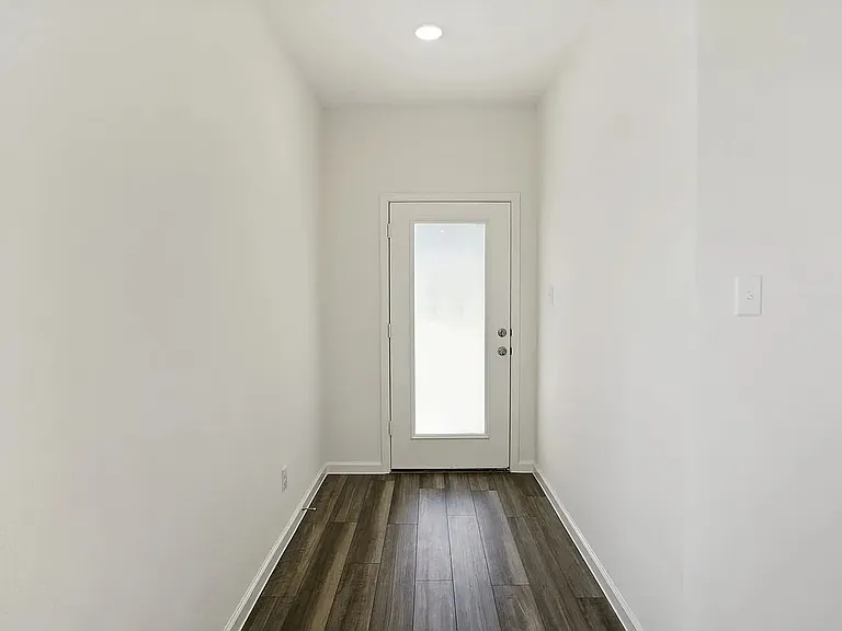 297 Thistle Ln — Photo 5