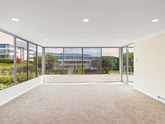 3rd image of 32859 Seagate Dr Unit 207