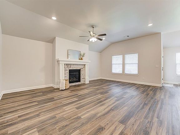 5th image of 2721 Gulliver St