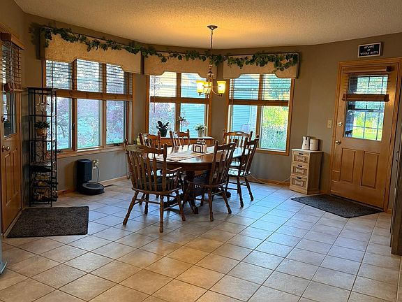 5th image of 1206 Riverview Ct