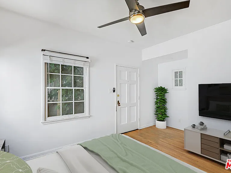 963 N Doheny Dr #1/8 — Photo 6