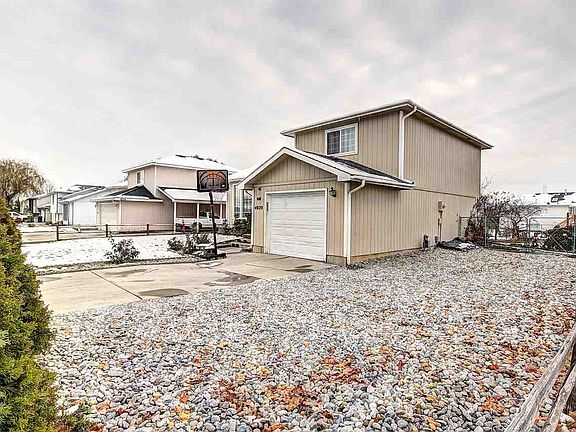 2nd image of 4020 E Ermina Ave