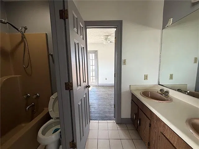 2804 Salem St — Photo 9