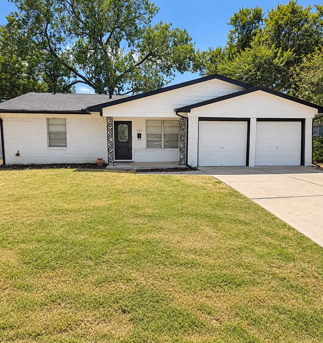 3 bed, 1153 sqft, $1,925 — Photo 1
