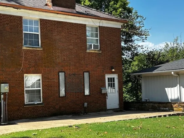 211 W Kings Rd, Ada, OK 74820