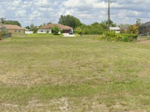 2067 NE 20th St, Cape Coral, FL 33909