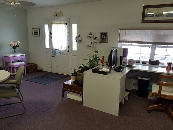 3rd image of 762 Patricia Ave
