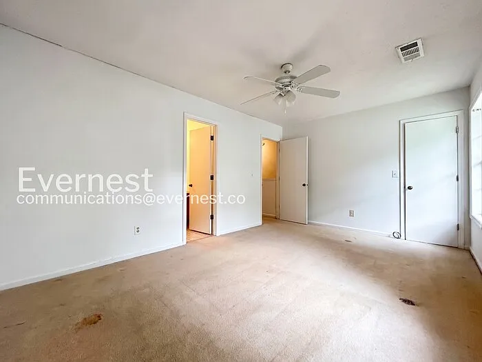 402 Hamilton Trce — Photo 12
