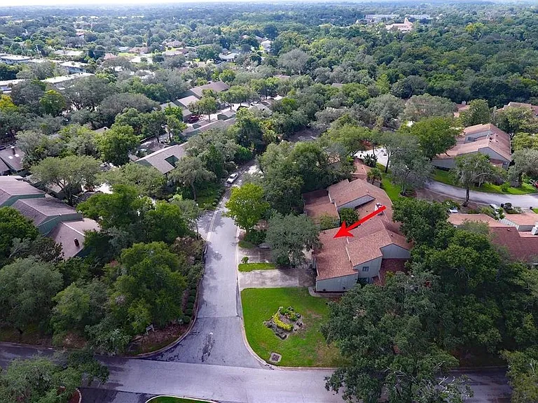 202 Pine Cone Trl — Photo 44