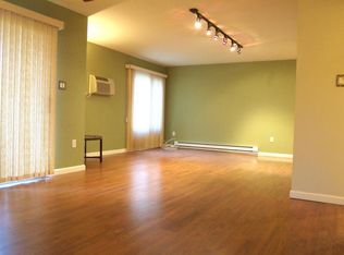 147 Amberly Dr UNIT B, Manalapan, NJ