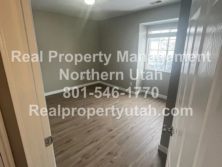 3051 W Gordon Ave — Photo 6