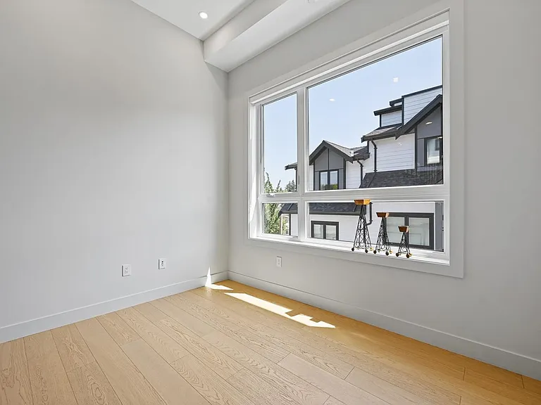 3410 Knight St — Photo 13