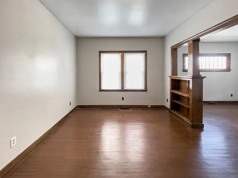 225 S College Ave — Photo 5
