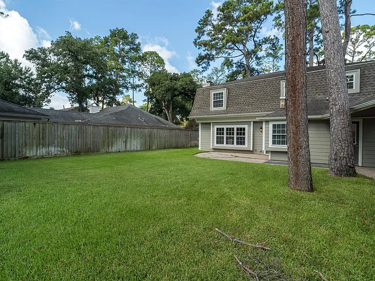 726 Thistlewood Dr — Photo 30