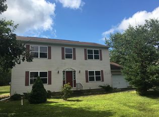 1212 Glade Dr, Long Pond, PA