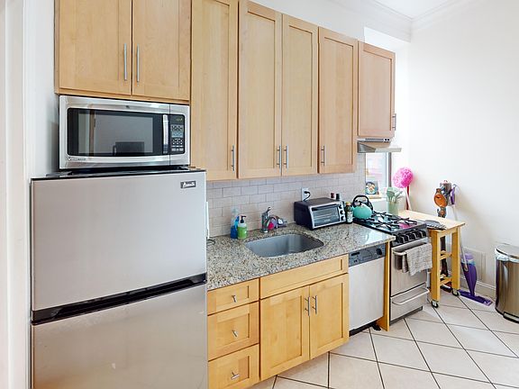 3rd image of 221 E 83rd St APT 5E