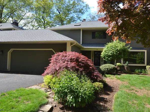 39 Hunters Circle, Tewksbury Twp., NJ 08833