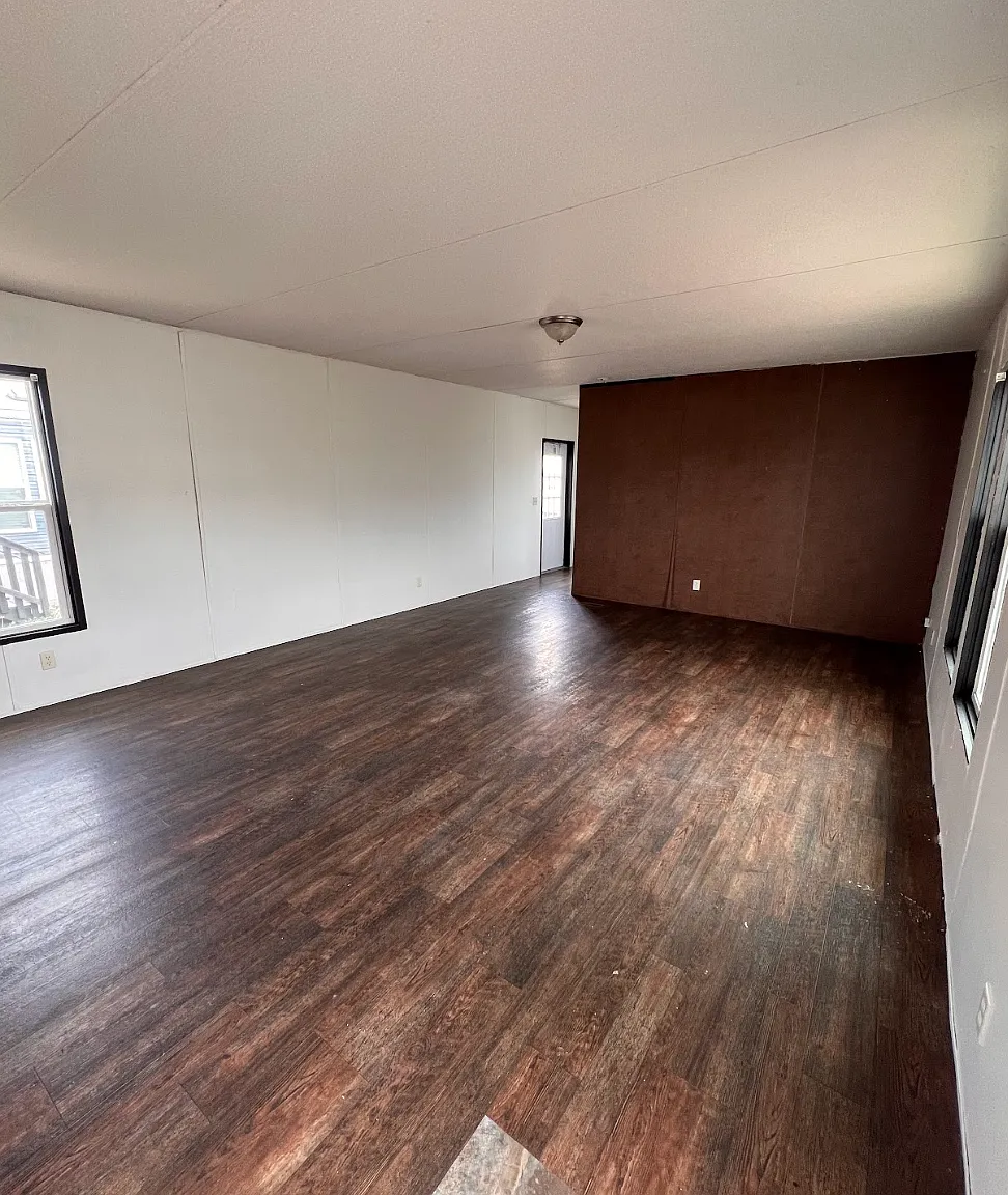 3 bed, 1008 sqft, $1,400 — Photo 2