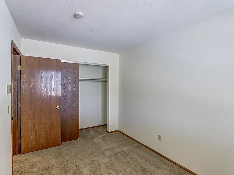 Oak Hill Apartments- Hill Ave. — Photo 18