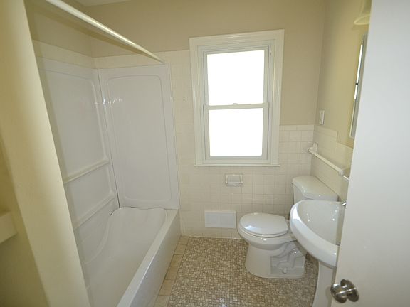 3rd image of 7101 Hartkopf Ln N