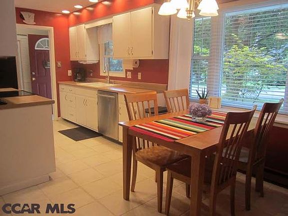 5th image of 413 Canterbury Dr