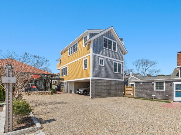 26 Union St #7, Vineyard Haven, MA 02568