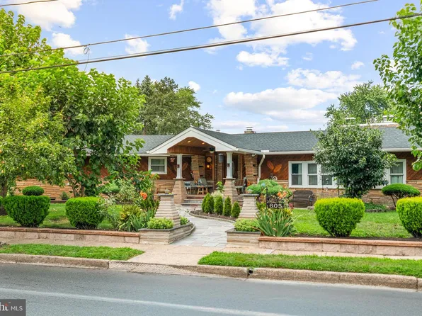 605 8th St, Riverside, NJ 08075