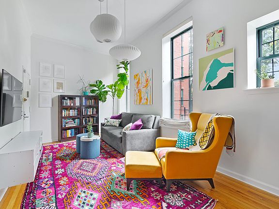 5th image of 320 Washington Ave APT 2E