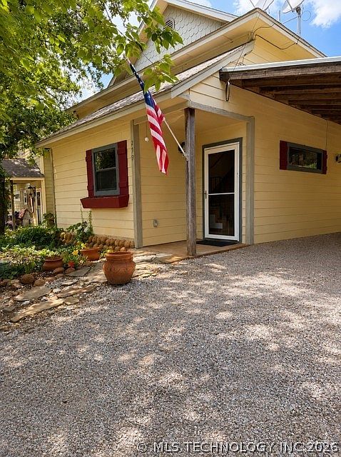 1st image of 259 E Lake Dr
