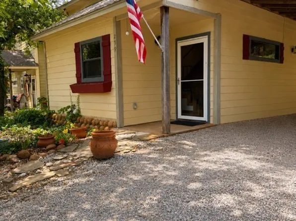 259 E Lake Dr, Medicine Park, OK 73557