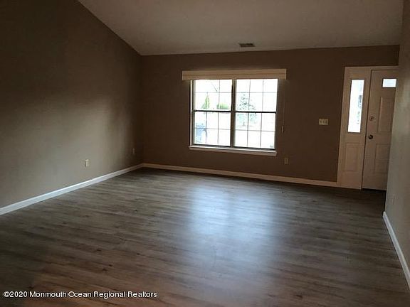 2nd image of 510 Petunia Ln N