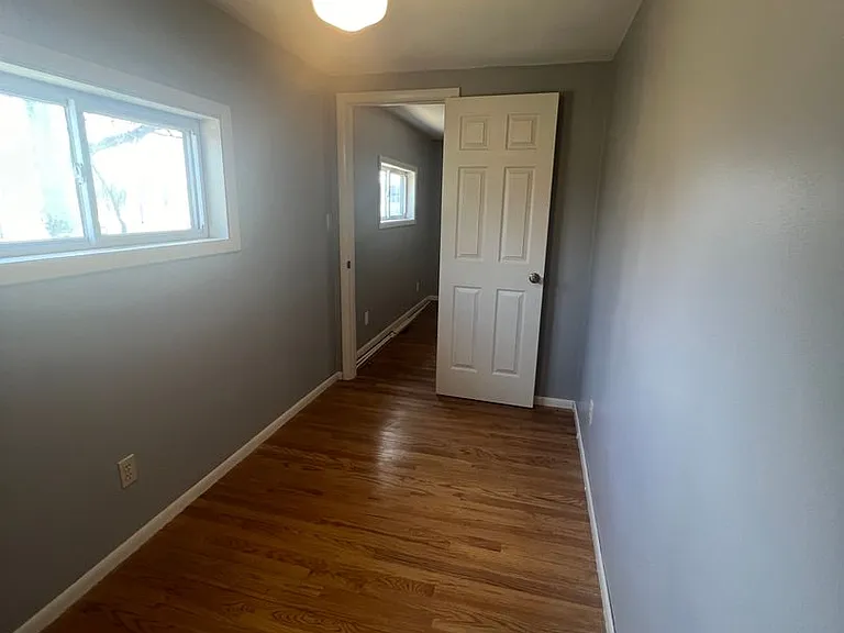 1833 W Smith St — Photo 15