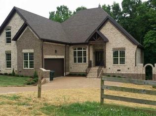 947 Lake Park Dr, Gallatin, TN 37066