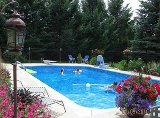 1106 N Truhn Rd, Fowlerville, MI 48836