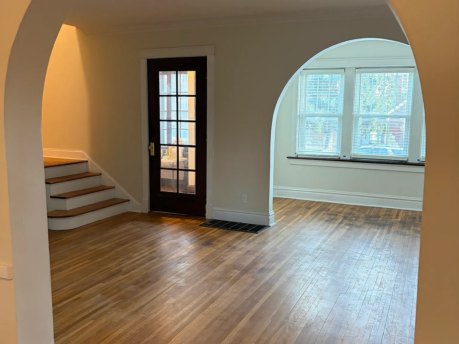 2 bed, 1.5 bath, 1213 sqft, $1,600 — Photo 2