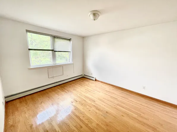 25-60 38th Street image 1 of 7