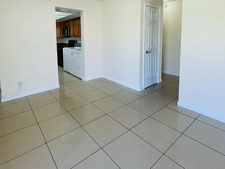 3619 SE 9th Pl #5 — Photo 26