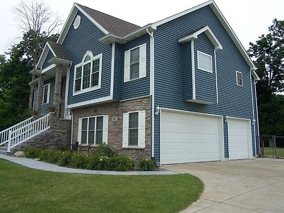 3rd image of 297 Lincolnwood Dr