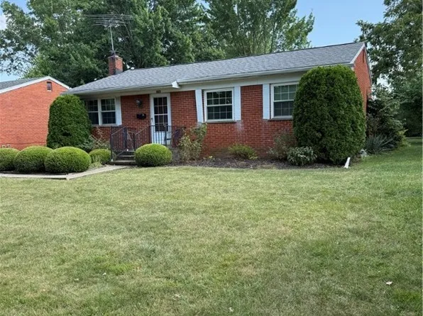 825 Jamestown Ave, Elyria, OH 44035