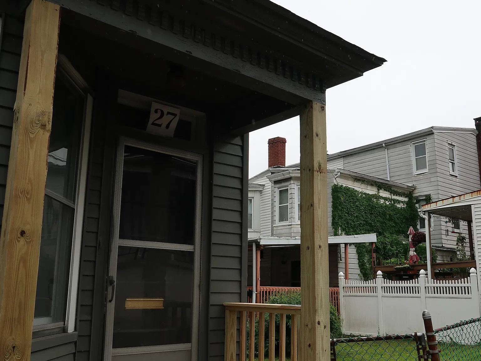 4 bed, 1700 sqft, $1,600 — Photo 2